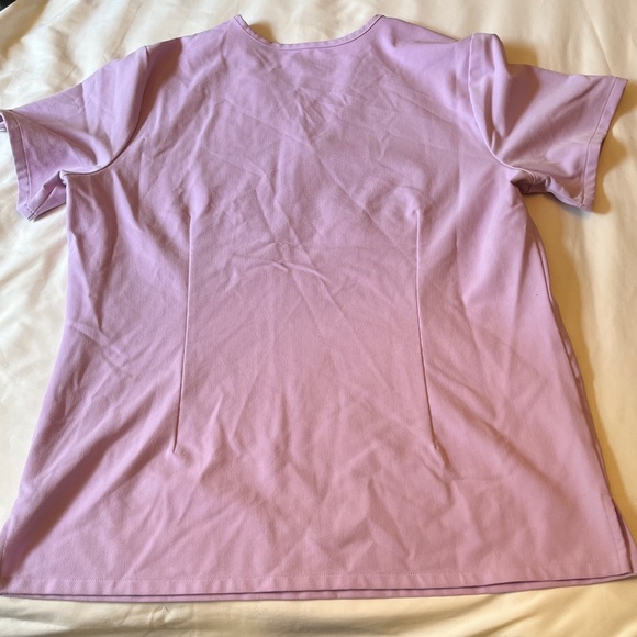 FIGS Lavender Haze Set-Catarina 1-Pkt Top in L & Zamora Petite Jogger Pant in M - Picture 3 of 5